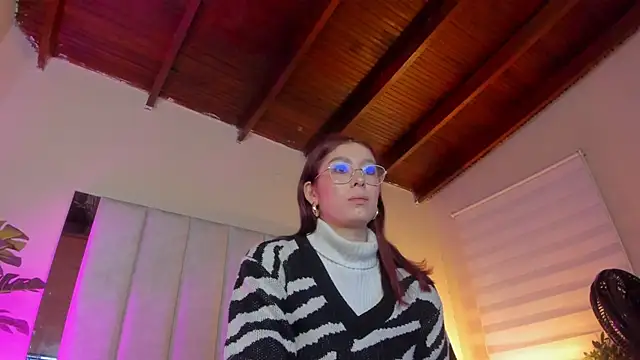 Snapshot of lil_hanna18 chatting on November 14, 11:25 am lil hanna18 online show from November 14, 11:25 am