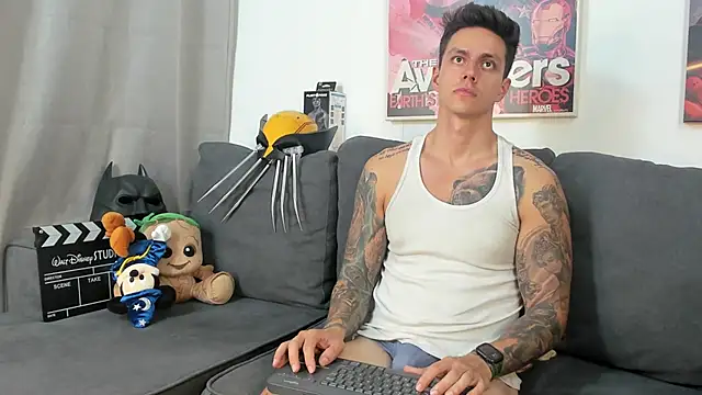 Snapshot of JeanBroc chatting on July 6, 6:43 pm JeanBroc online show from July 6, 6:43 pm
