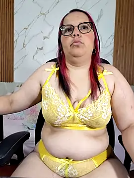 kiara scottt online show from June 24, 8:35 am
