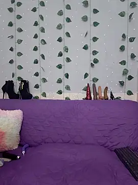 kiara scottt online show from February 5, 8:32 am