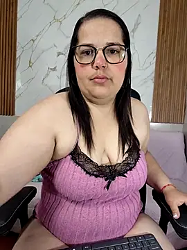 kiara scottt online show from March 15, 9:05 am