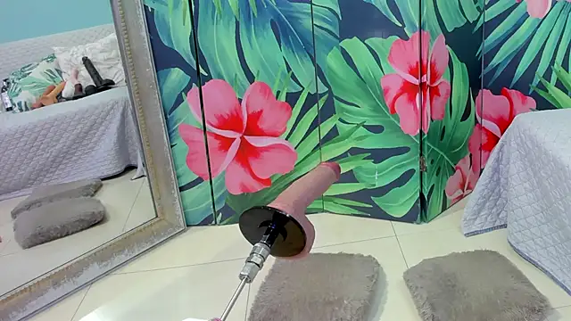 Snapshot of Mieldeluna chatting on February 22, 4:48 am Mieldeluna online show from February 22, 4:48 am