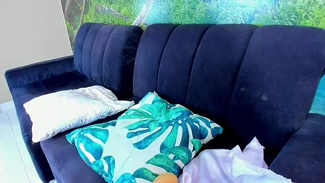 Snapshot of Mieldeluna chatting on February 15, 5:09 am Mieldeluna online show from February 15, 5:09 am