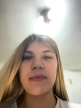 Snapshot of PEACHY439 chatting on October 4, 3:19 am PEACHY439 online show from October 4, 3:19 am