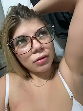 Snapshot of PEACHY439 chatting on March 6, 8:30 am PEACHY439 online show from March 6, 8:30 am