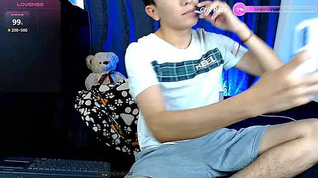 benji hoter online show from January 17, 11:52 pm