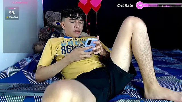 Snapshot of benji_hoter chatting on February 19, 6:16 pm benji hoter online show from February 19, 6:16 pm