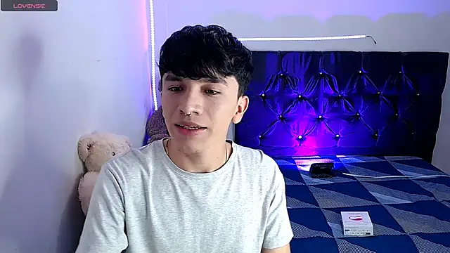 benji hoter online show from October 18, 10:23 pm