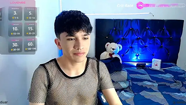 Snapshot of benji_hoter chatting on November 19, 8:31 pm benji hoter online show from November 19, 8:31 pm