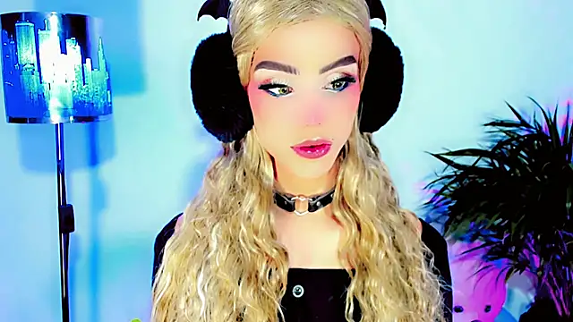 dollswit01 online show from January 8, 8:04 pm