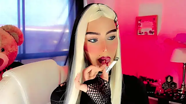 Snapshot of dollswit01 chatting on January 21, 9:04 pm dollswit01 online show from January 21, 9:04 pm