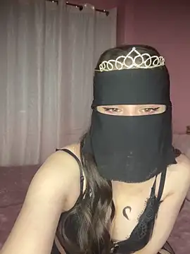 tia47 online show from October 6, 11:05 pm