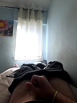 Chneor28 online show from February 4, 12:00 pm