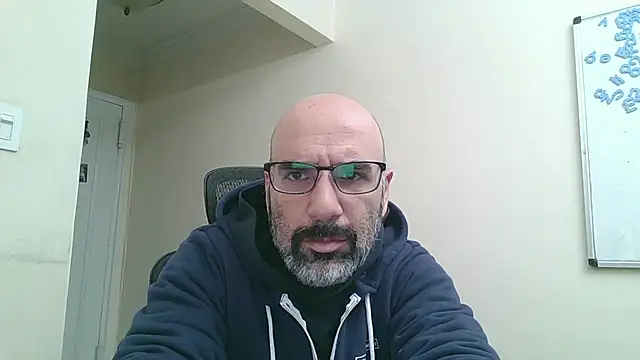 Snapshot of bear_russian_hunk chatting on March 18, 12:39 pm bear russian hunk online show from March 18, 12:39 pm