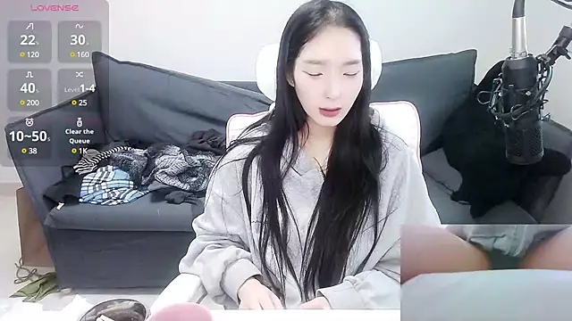 Snapshot of meow_S2 chatting on December 24, 7:06 am meow S2 online show from December 24, 7:06 am