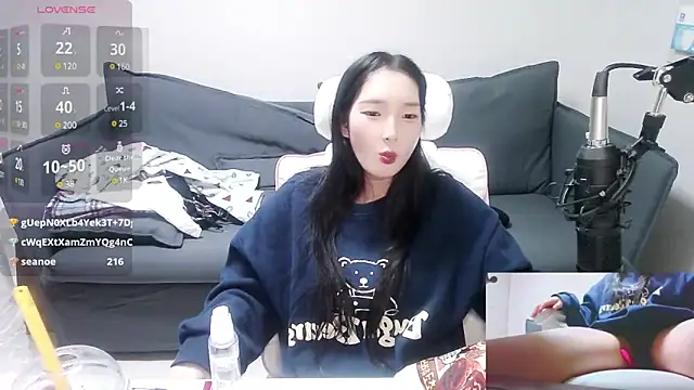 Snapshot of meow_S2 chatting on January 5, 10:10 am meow S2 online show from January 5, 10:10 am