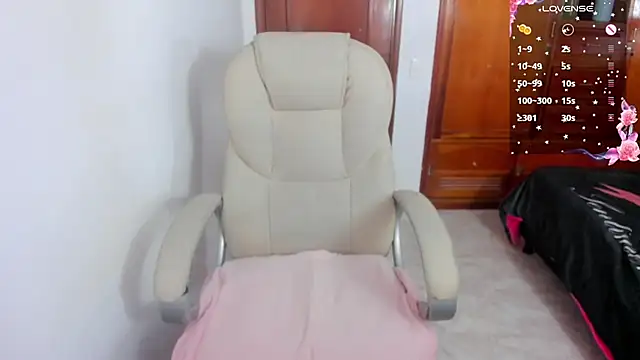 Snapshot of Maavca_ chatting on November 14, 8:01 pm Maavca online show from November 14, 8:01 pm