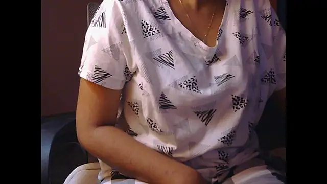 Snapshot of AngelLiza69 chatting on March 1, 5:16 pm AngelLiza69 online show from March 1, 5:16 pm