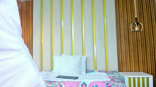 love mommy online show from January 10, 8:15 pm