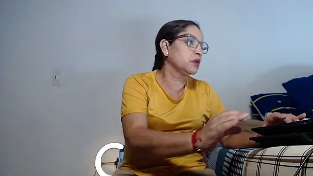 Yaya    11 online show from March 26, 11:24 pm