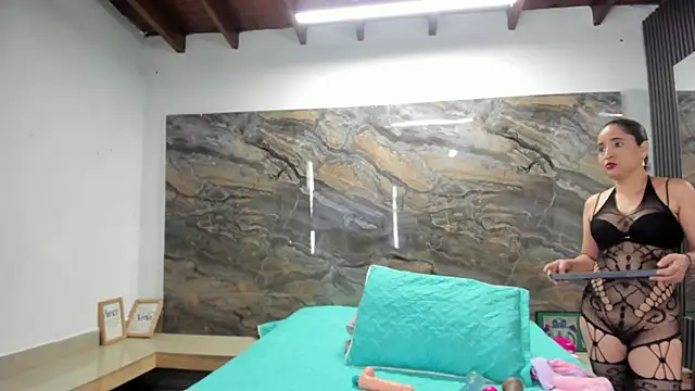 Yaya    11 online show from October 23, 4:11 am