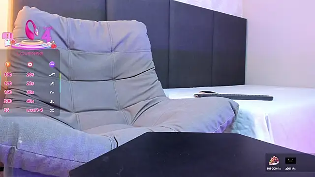 Snapshot of SophieHarris_ chatting on September 15, 8:09 pm SophieHarris online show from September 15, 8:09 pm