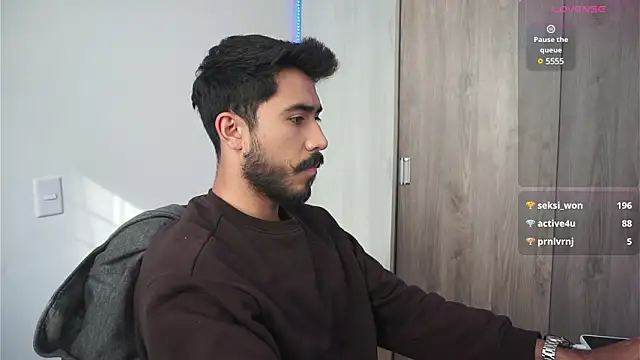 dam0n fr0st online show from December 26, 1:21 pm