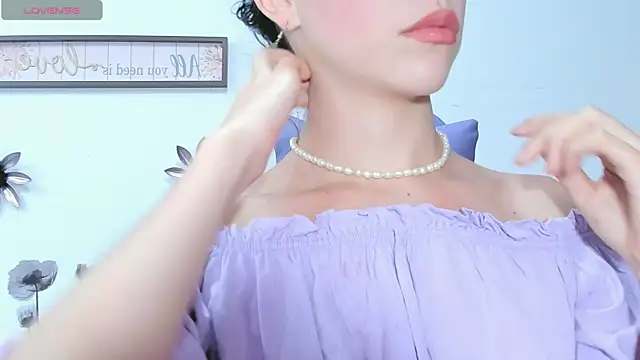 Snapshot of AnneGagner chatting on December 29, 8:26 pm AnneGagner online show from December 29, 8:26 pm