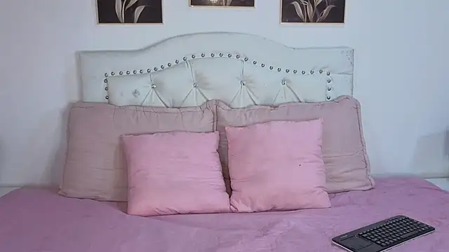 Snapshot of AnneGagner chatting on September 14, 6:52 pm AnneGagner online show from September 14, 6:52 pm