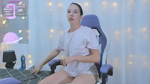 Snapshot of AnneGagner chatting on January 24, 10:19 pm AnneGagner online show from January 24, 10:19 pm