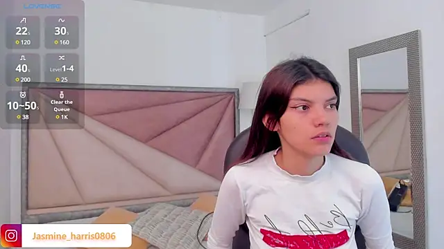 Snapshot of JasmineHarris chatting on February 7, 11:34 am JasmineHarris online show from February 7, 11:34 am
