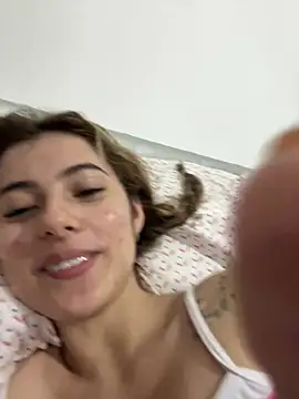 annieesweett online show from January 14, 2:26 am