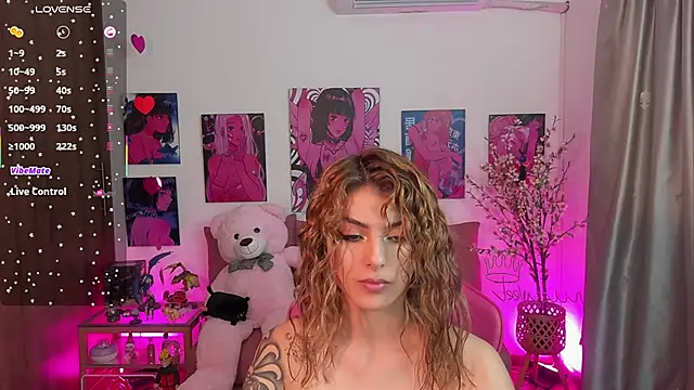 Snapshot of annieesweett chatting on June 11, 2:53 am annieesweett online show from June 11, 2:53 am