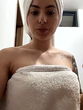 annieesweett online show from January 10, 6:03 pm