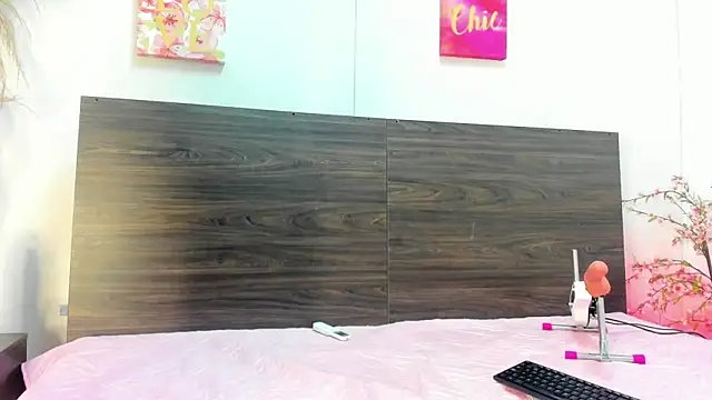 AnnieSofiia online show from November 7, 8:13 pm