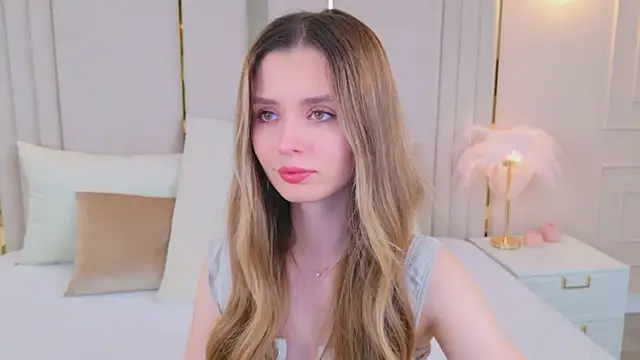 Snapshot of MarybethSnow chatting on December 15, 5:08 pm MarybethSnow online show from December 15, 5:08 pm