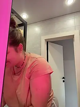 SuzieMurray online show from November 16, 8:19 am