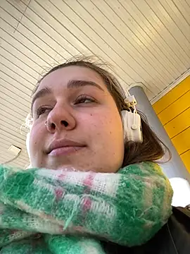 SuzieMurray online show from March 22, 11:21 am