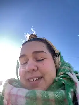 SuzieMurray online show from March 22, 8:18 am