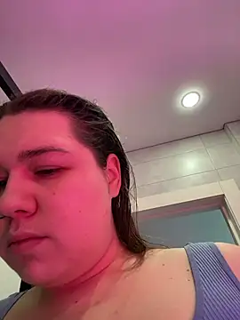 SuzieMurray online show from March 26, 8:12 am