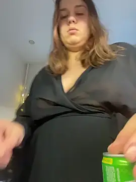 SuzieMurray online show from December 17, 7:46 am