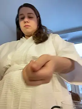 SuzieMurray online show from January 14, 7:23 am