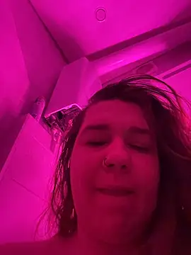 SuzieMurray online show from April 22, 8:10 am