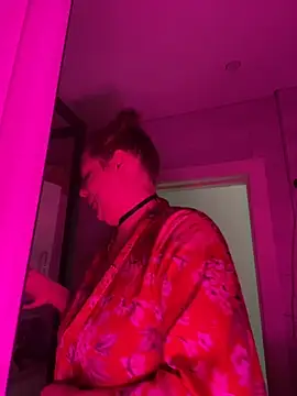 SuzieMurray online show from September 16, 10:27 am