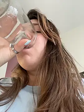 SuzieMurray online show from April 4, 8:21 am