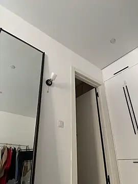 SuzieMurray online show from February 5, 8:21 am