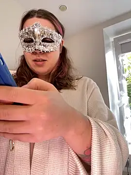 SuzieMurray online show from October 2, 10:18 am