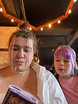 SuzieMurray online show from February 15, 11:50 am