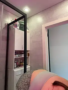 SuzieMurray online show from April 11, 8:40 am