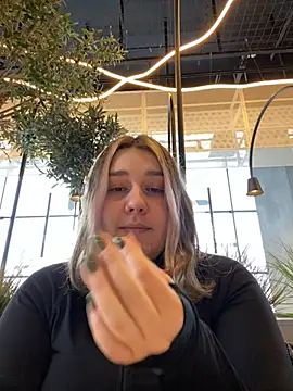 SuzieMurray online show from March 4, 11:29 am